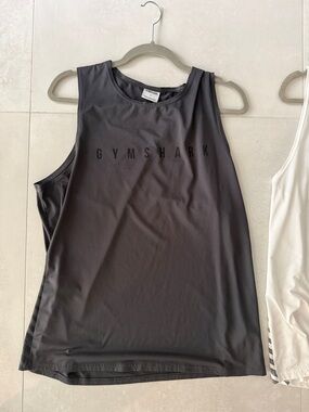4 Gymshark Large tank tops